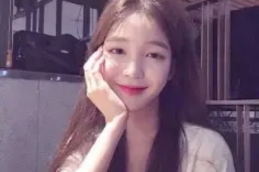 科大讯飞员工1500万中奖传闻引热议荣耀字节谈手机合作小红书跨境电商新动向！